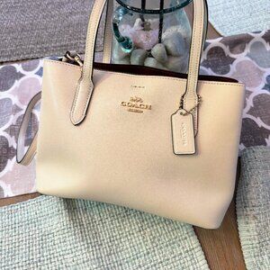Coach F73277 Cream Leather Two-Way Tote Crossbody – Elegant & Spacious